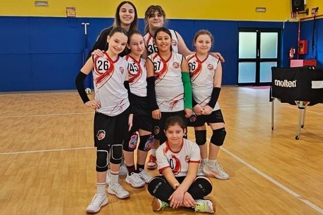 Under 11 White